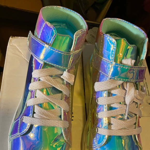 💎Girls iridescent Sneakers🔥BUNDLE 3 for$25🔥 - Picture 2 of 5